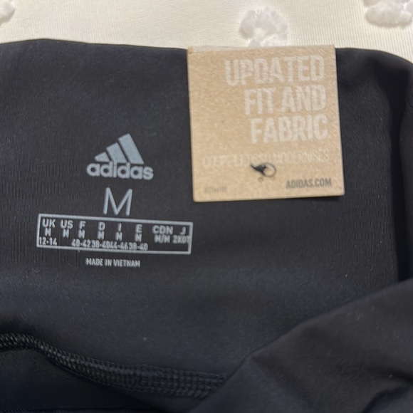 NWT Adidas leggings/yoga pants. Long tight high rise. Size M. - Picture 5 of 9